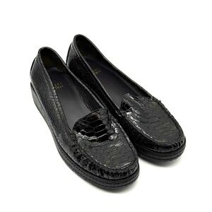 Stuart Weitzman Black Patent Leather Snakeskin Loafer 7